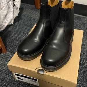 Dr. Martens Black Chelsea Boots women’s size 7